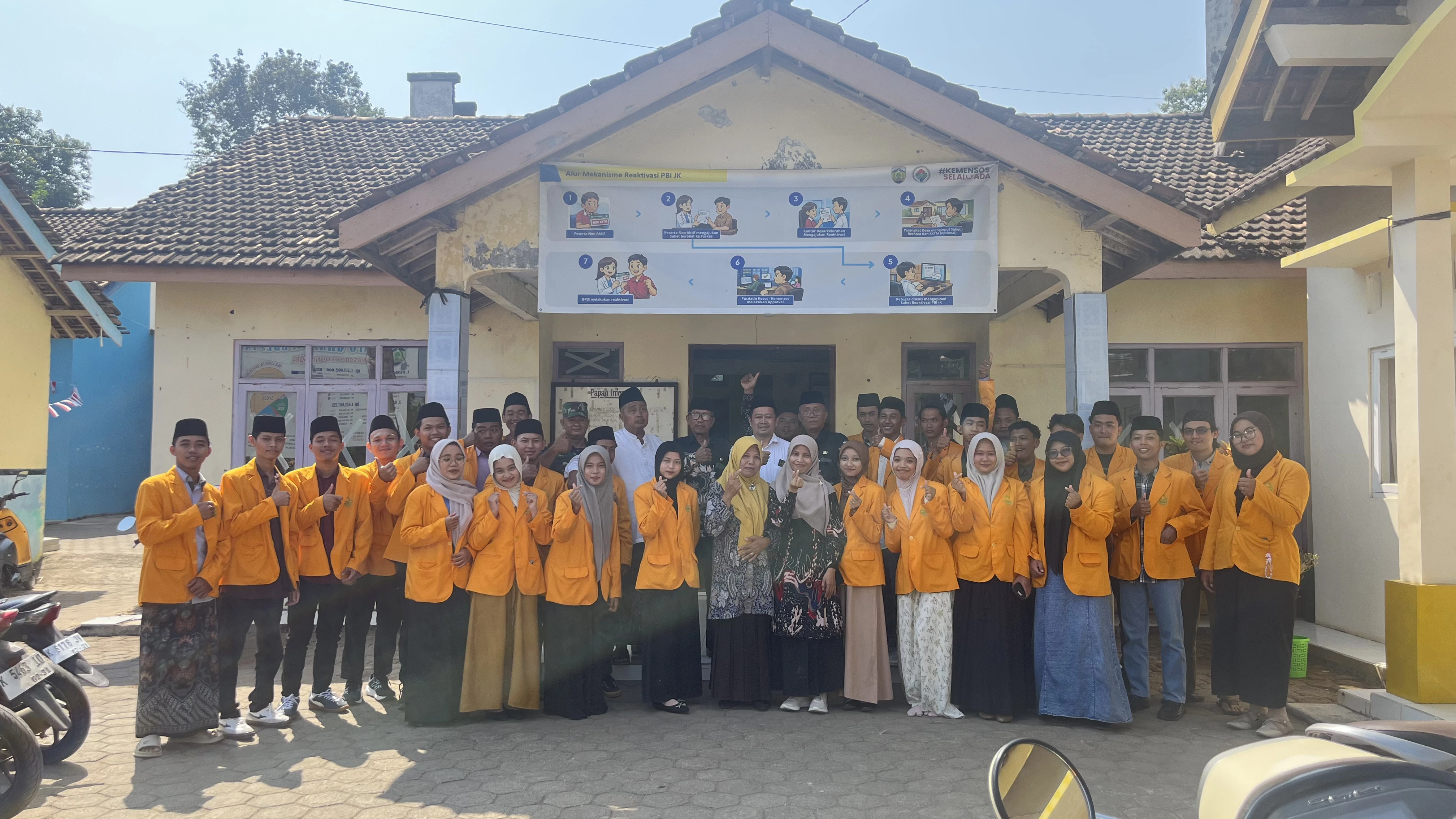 Usung Tema "Sinergi Teknologi dan Semarak Maulid Nabi", Polibang Mengabdi 2026 Resmi Dibuka di Desa Wanusobo